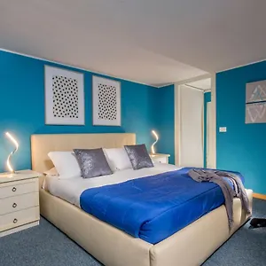  Apartment Navona Blue