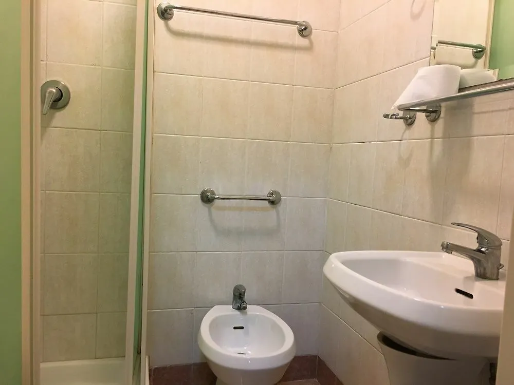 **  רומא Hotel Positano איטליה